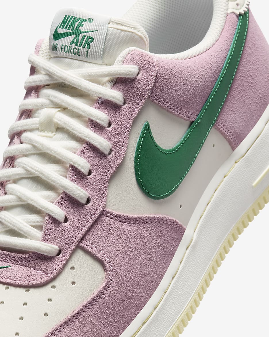 Nike air force 1 pink suede junior best sale